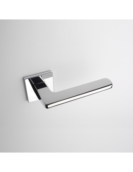 KLAMKA APRILE YUKA ROZETA Q SLIM 7MM LC - CHROM POLEROWANY