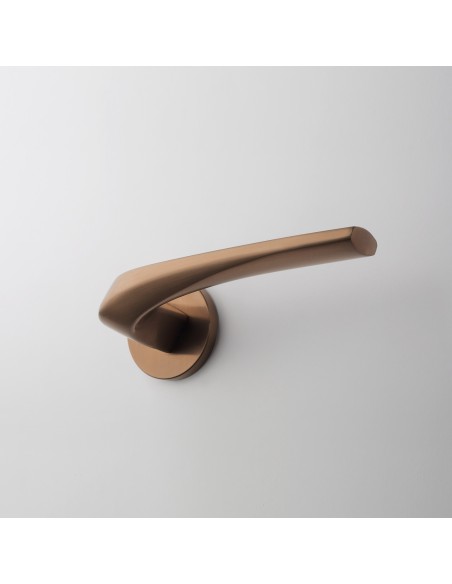 KLAMKA APRILE DALIA ROZETA R SLIM 7MM PN PVD - MIEDZIANY PVD
