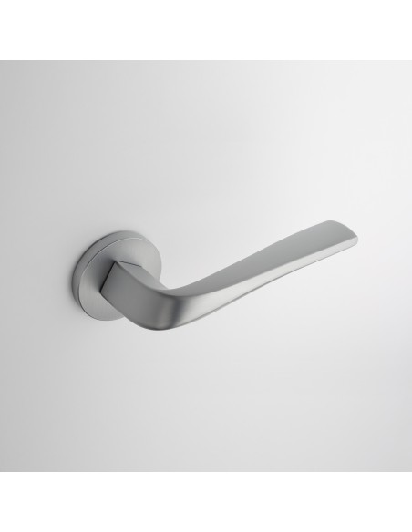 KLAMKA APRILE DALIA ROZETA R SLIM 7MM SC - CHROM SATYNOWY