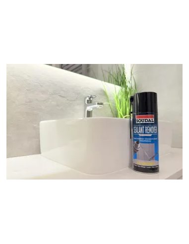 Sealant Remover 400ml - Sealant Remover marki Soudal stoi przy umywalce w łazience