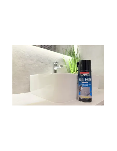 Sealant Remover 400ml - Sealant Remover marki Soudal stoi przy umywalce w łazience